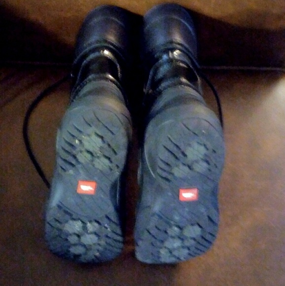 North face boots - Picture 7 of 8